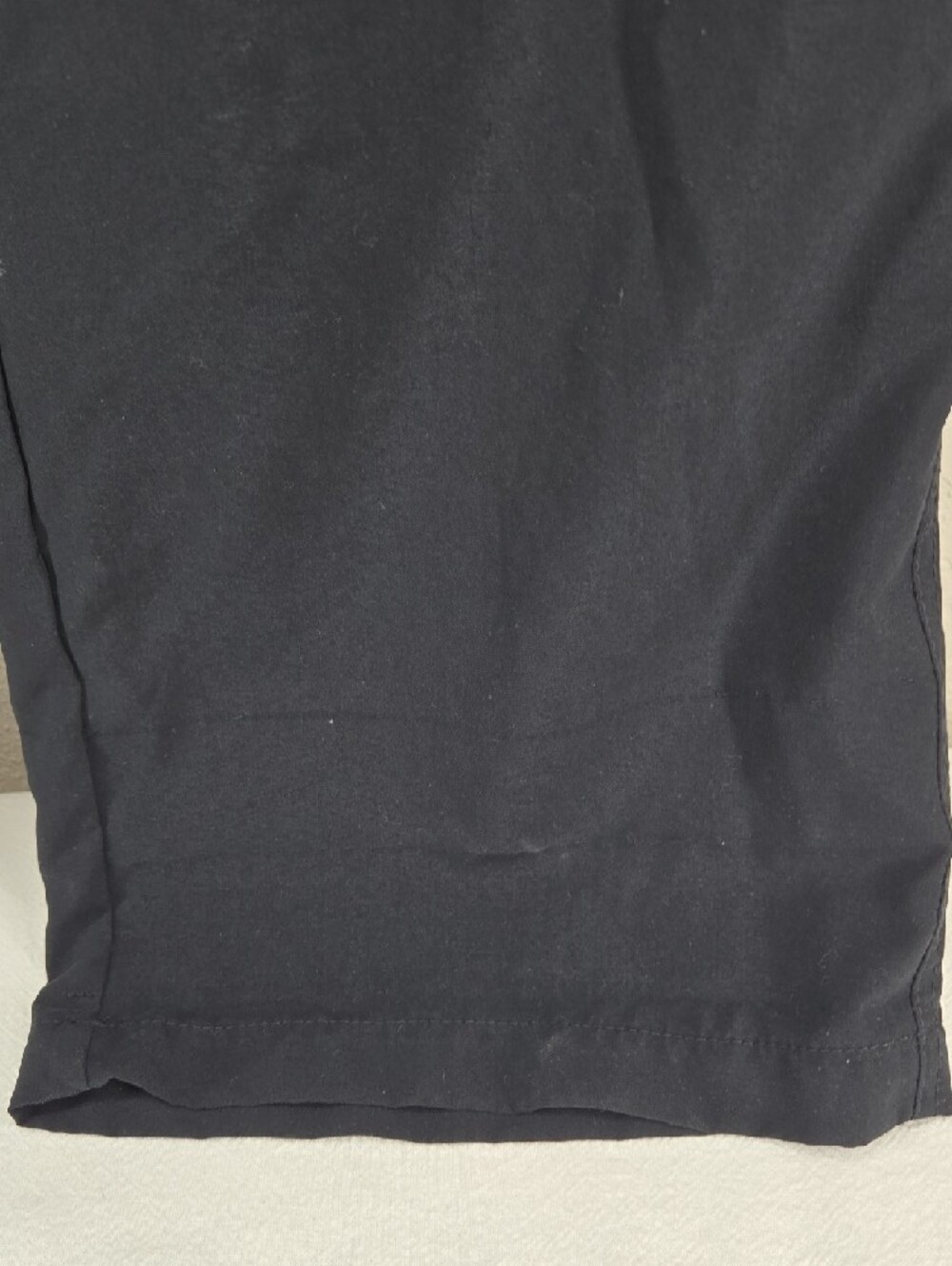 Women’s Black Straight-Leg Cargo Pants with Zip-Off Legs - Picture 5 of 13